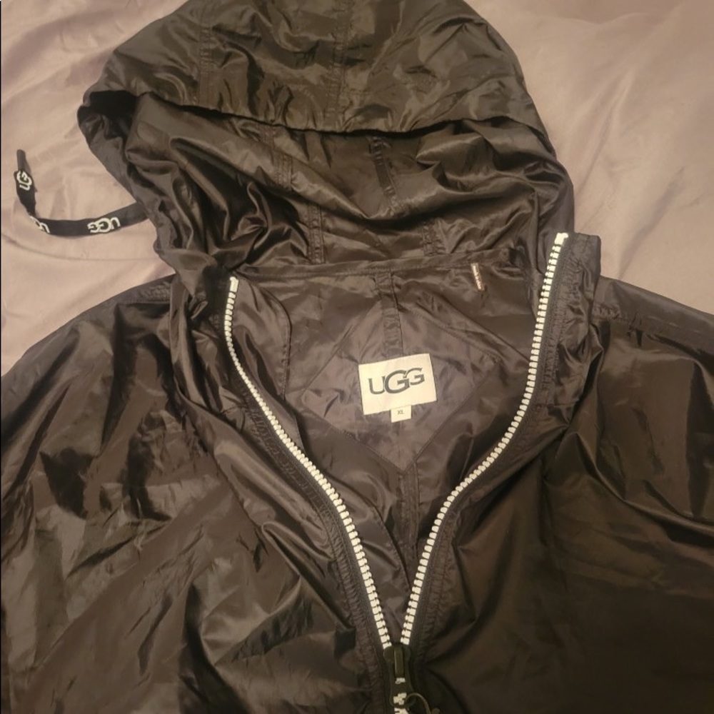 UGG wind breaker. Never been worn.